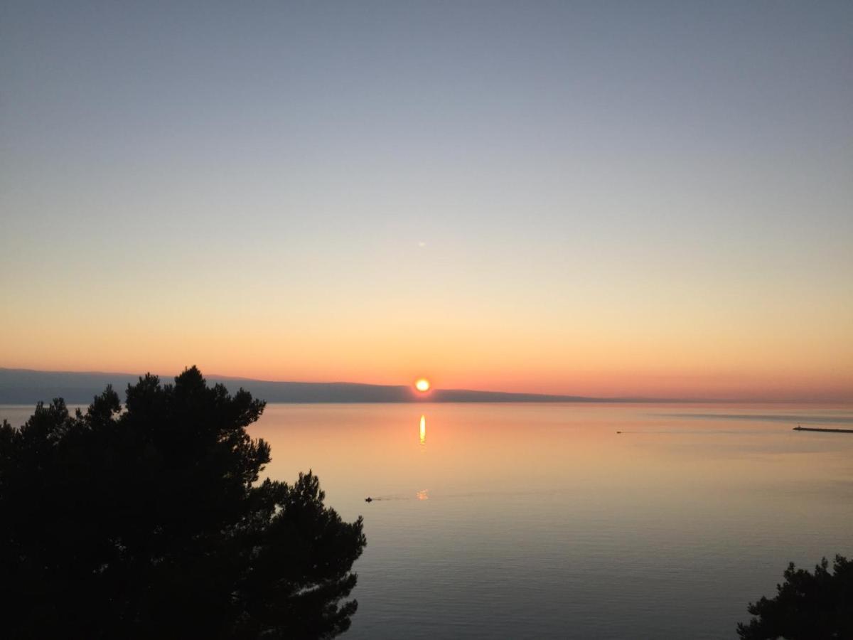 Apartmani Mirta Omis A Экстерьер фото