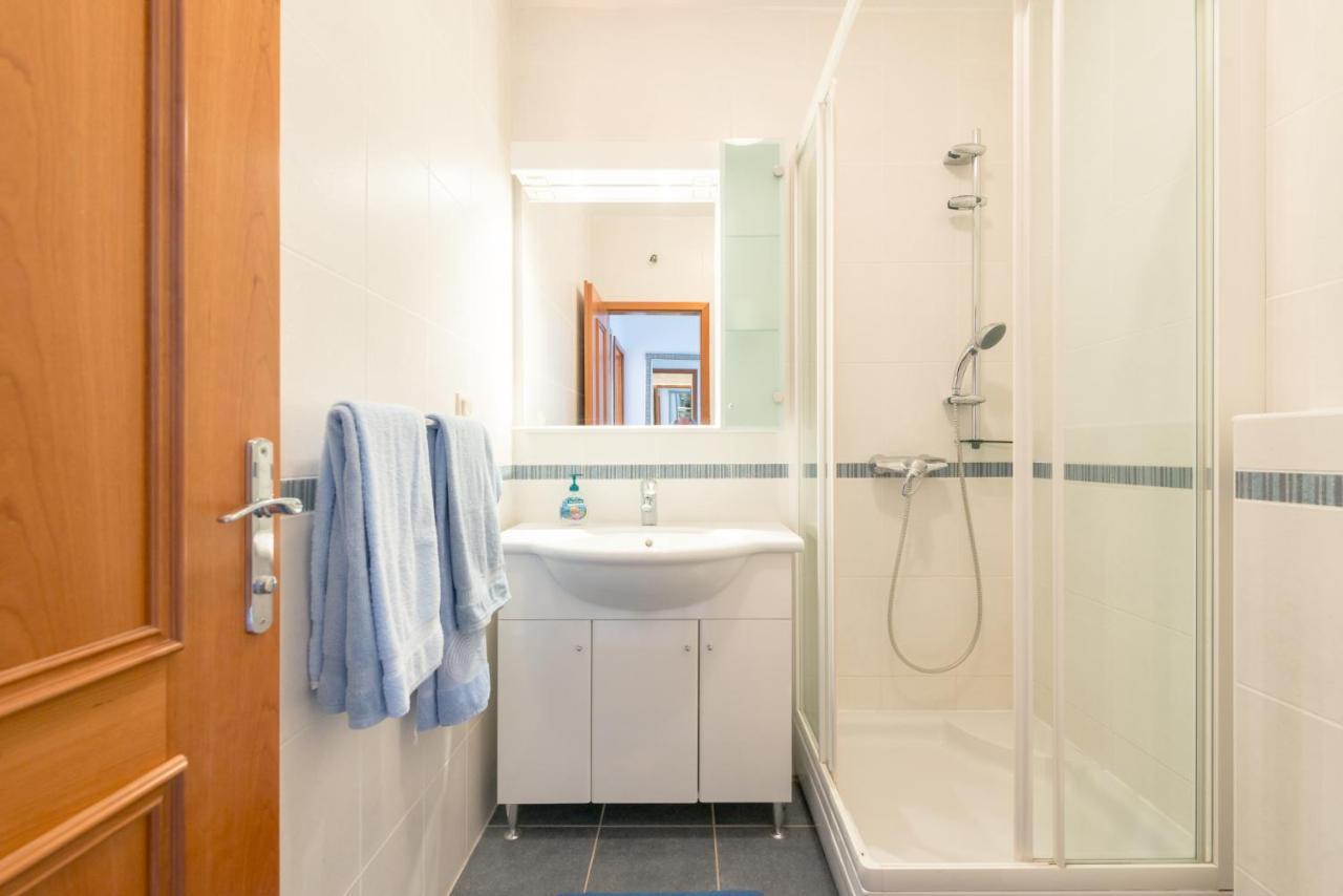Apartmani Mirta Omis A Экстерьер фото